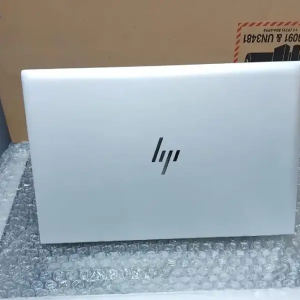 HP EliteBook 830 G8